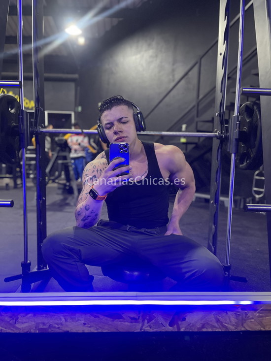 Andrés, latino sociable. 613350994. Citas en CANARIAS, CANARIAS. www.canariaschicas.es.
